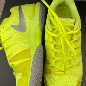 Nike womens shoes